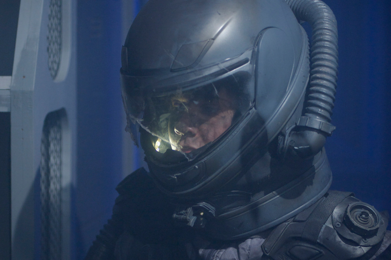 Illustration for article titled Clip makes Christian Slater's Stranded look like The Thing meets Moon